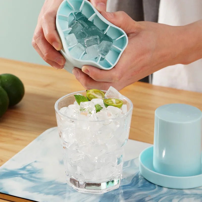 Ice Bucket Cup Mold Ice Cubes Tray Food Grade Quickly Freeze Silicone Ice Maker Creative Design Ice Bucket Whiskey Beer MakerGrey