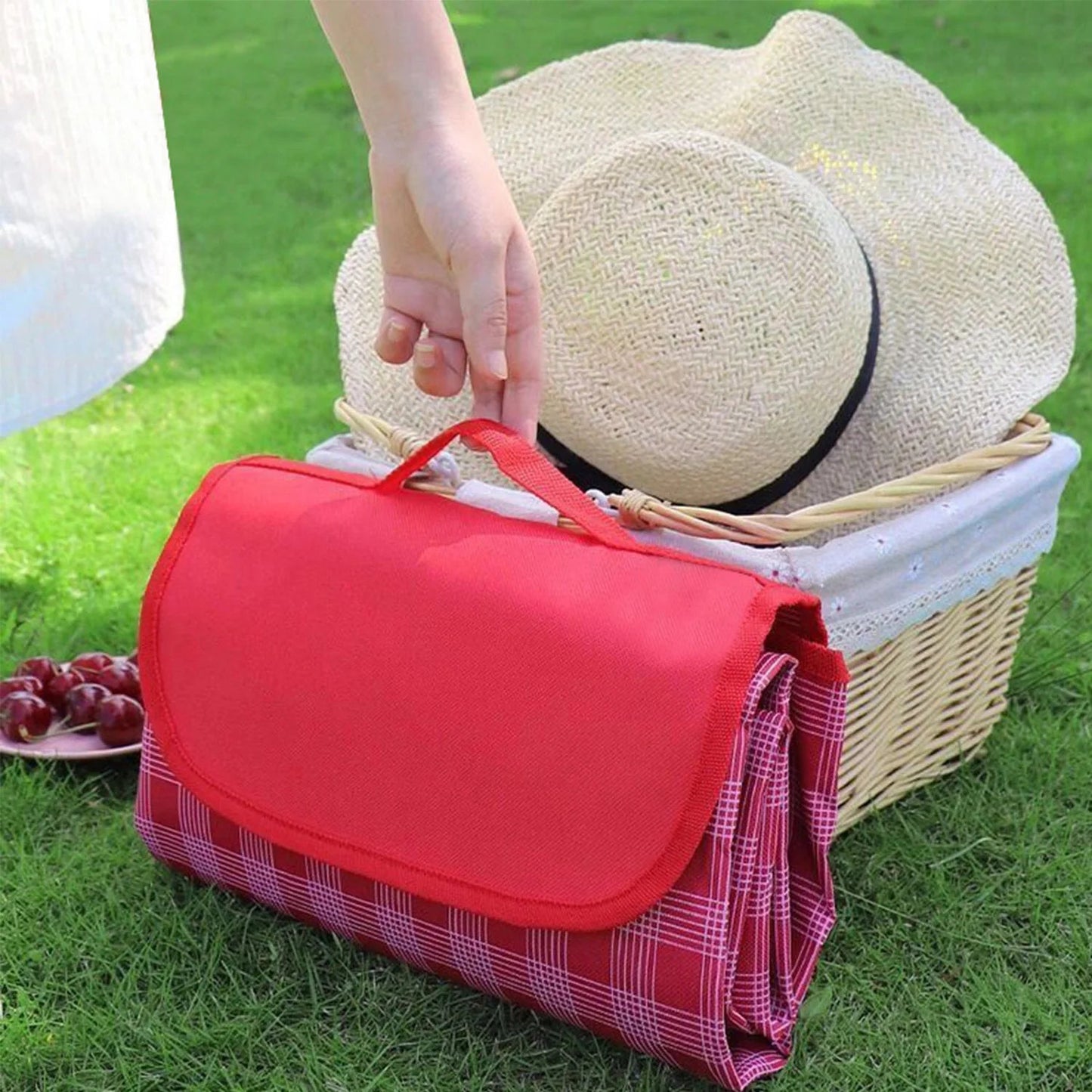 Outdoor Portable Picnic Blanket 3 Size Waterproof Beach Cushion Mat Baby Sleeping Moistureproof Plaid Multiplayer Camping MatRed200x200cm